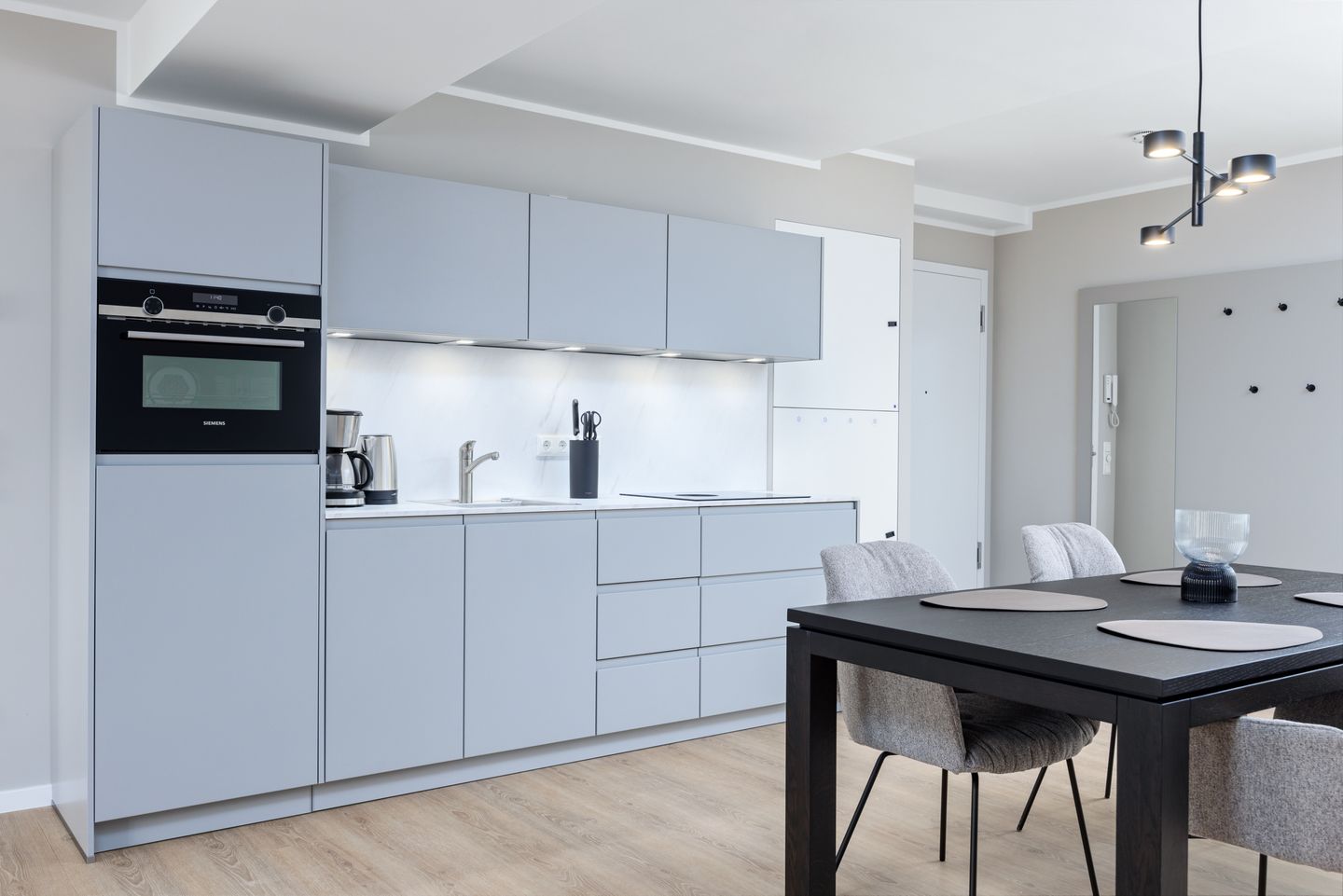 Strandresidenzen Binz-Prora Strandresidenzen Binz-Prora D1.1 Rügen - Wohn-Essbereich mit Küchenzeile