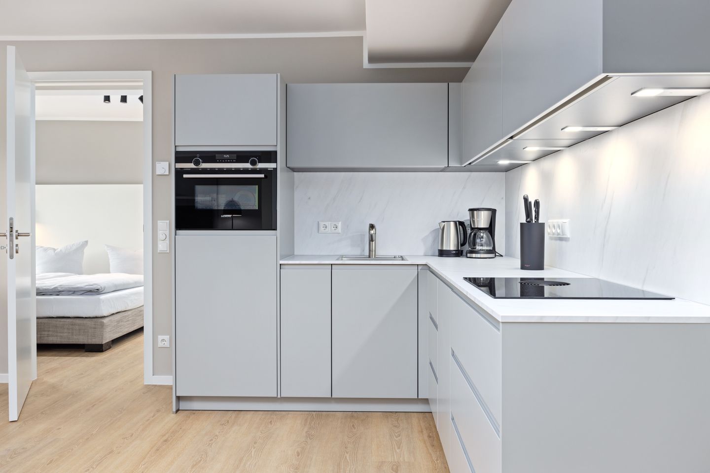 Strandresidenzen Binz-Prora Strandresidenzen Binz-Prora D3.4 Rügen - Wohn-Essbereich mit Küchenzeile