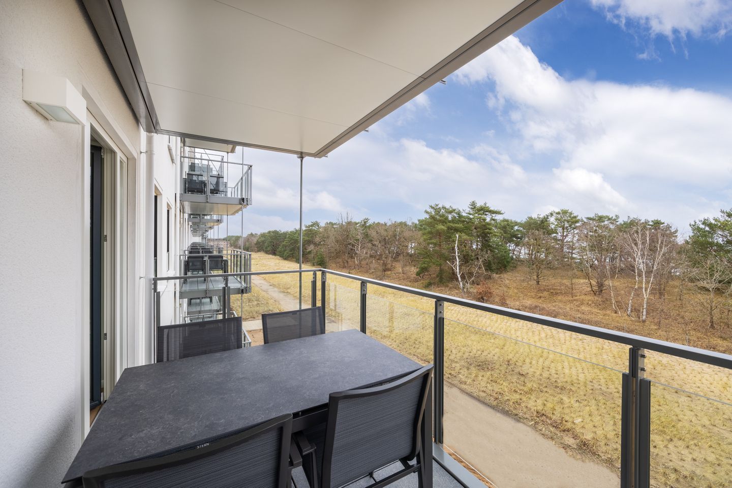 Strandresidenzen Binz-Prora Strandresidenzen Binz-Prora D3.4 Rügen - Überdachter Balkon mit Sitzgelegenheit