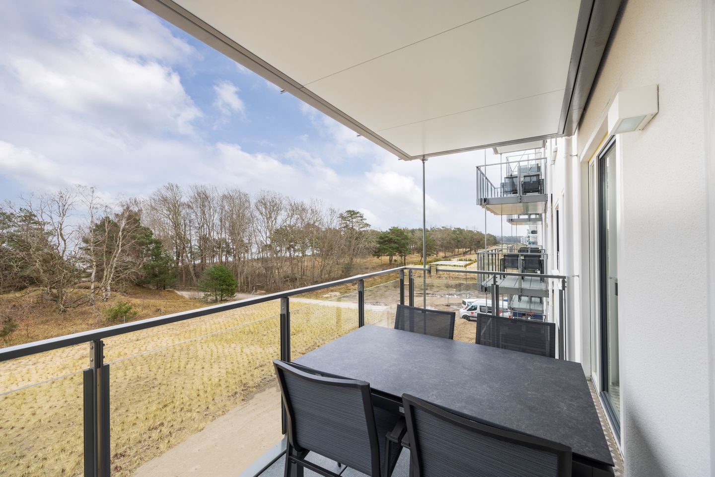 Strandresidenzen Binz-Prora Strandresidenzen Binz-Prora D3.4 Rügen - Überdachter Balkon mit Sitzgelegenheit