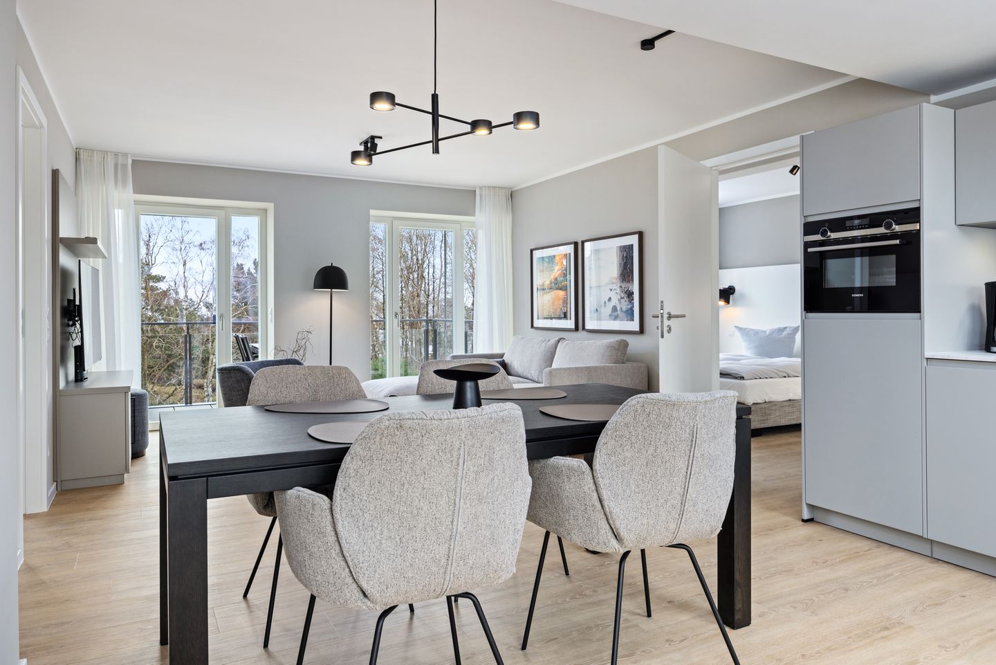 Strandresidenzen Binz-Prora Strandresidenzen Binz-Prora D3.5 Rügen - Wohn-Essbereich mit Couch