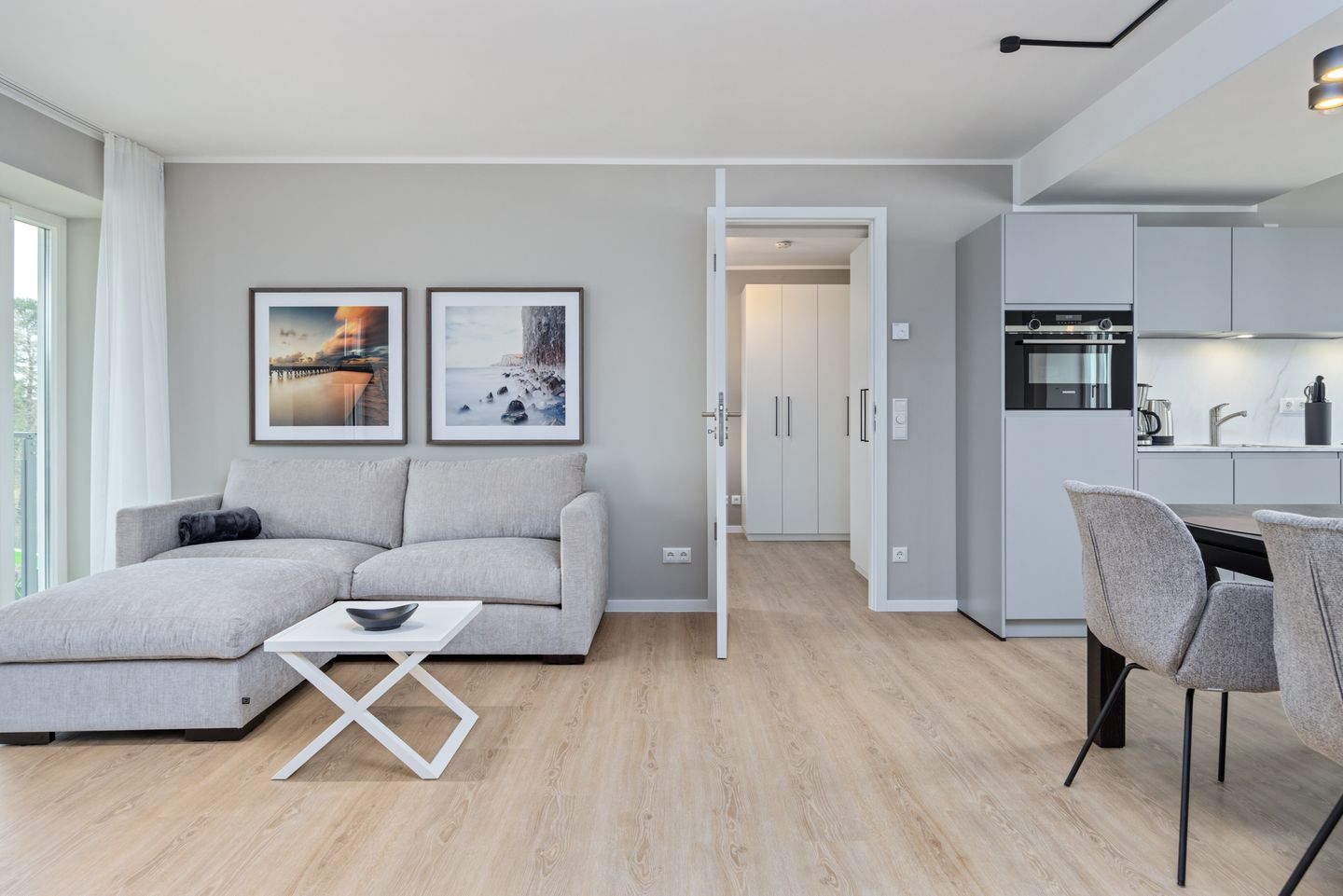 Strandresidenzen Binz-Prora Strandresidenzen Binz-Prora D3.5 Rügen - Wohn-Essbereich mit Couch