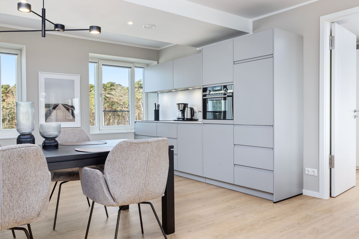 Strandresidenzen Binz-Prora Strandresidenzen Binz-Prora D4.1 Rügen - Wohn-Essbereich mit Couch