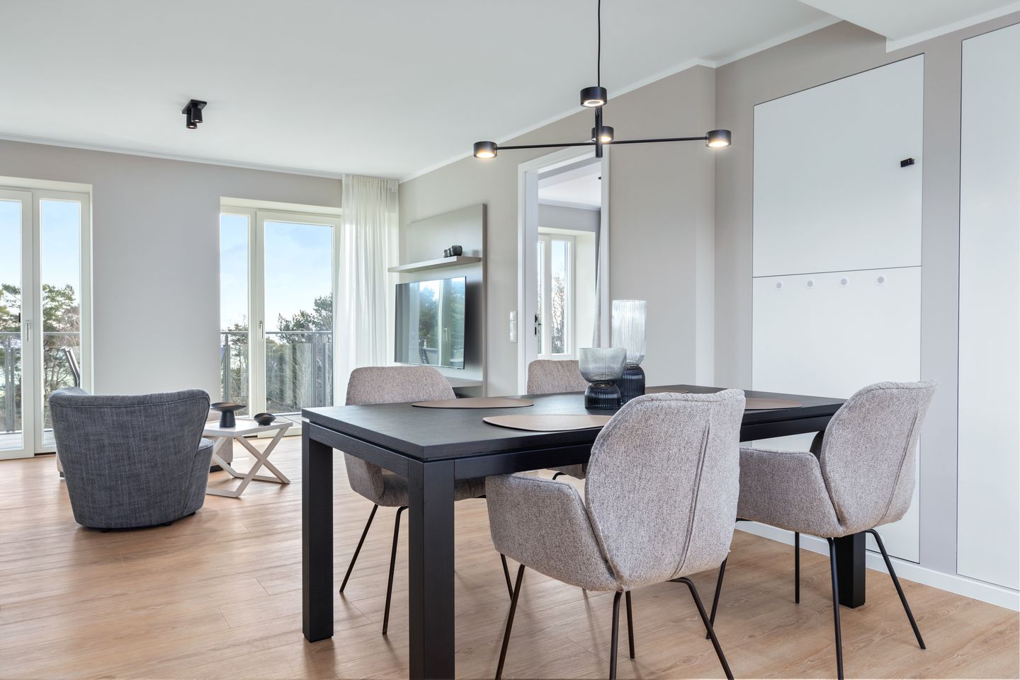 Strandresidenzen Binz-Prora Strandresidenzen Binz-Prora D4.1 Rügen - Wohn-Essbereich mit Couch