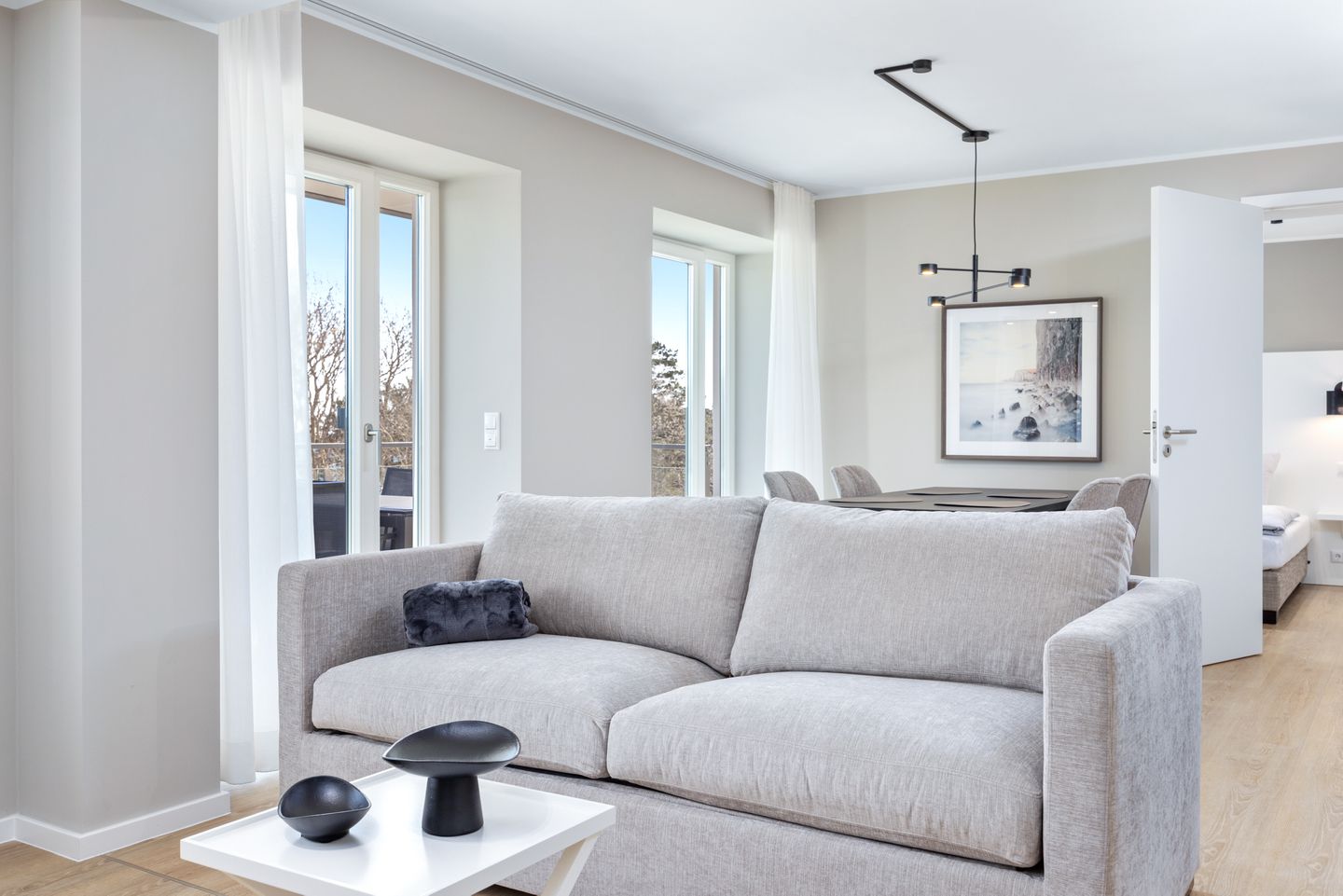 Strandresidenzen Binz-Prora Strandresidenzen Binz-Prora D4.4 Rügen - Wohn-Essbereich mit Couch