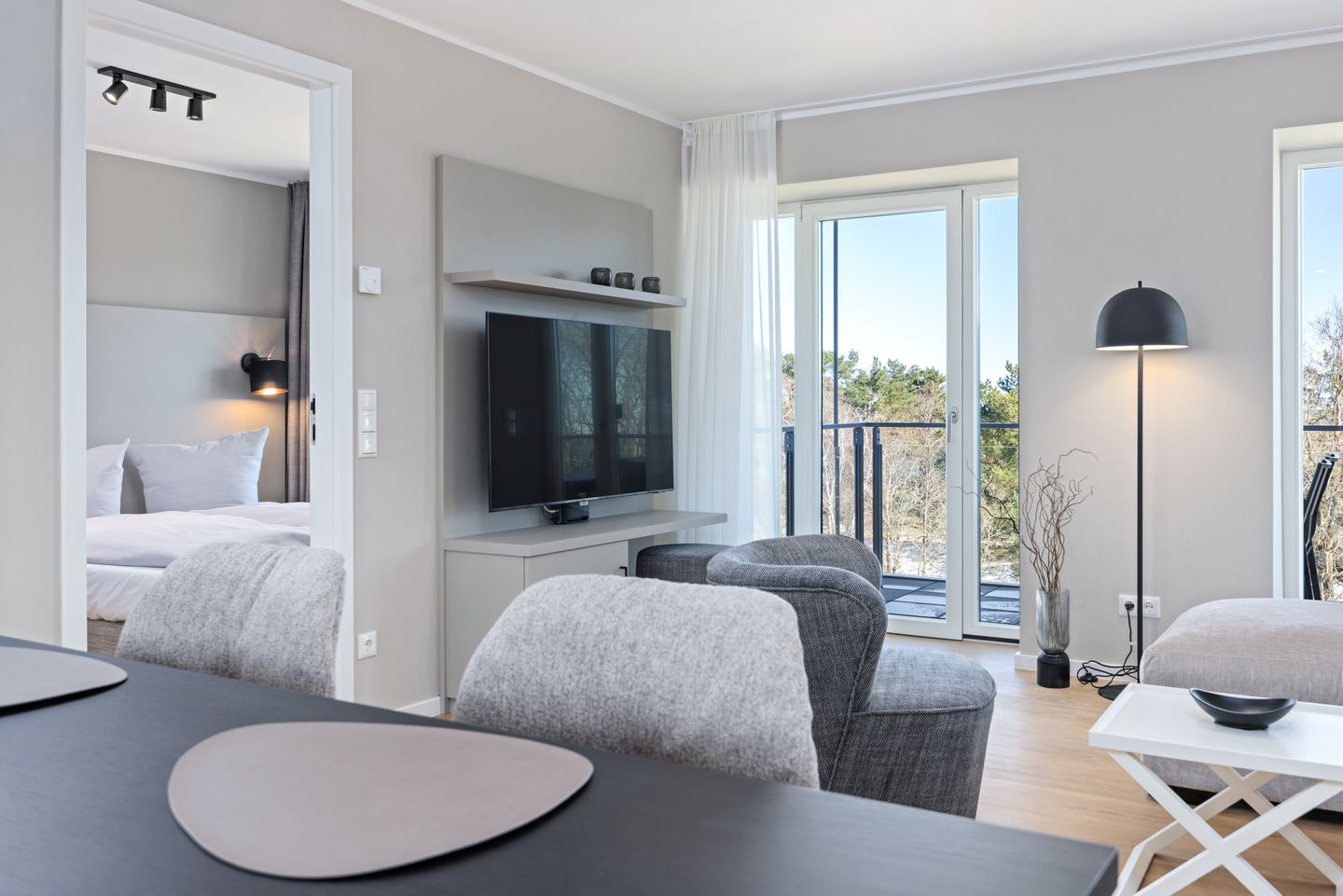 Strandresidenzen Binz-Prora Strandresidenzen Binz-Prora D4.5 Rügen - Wohn-Essbereich mit Couch