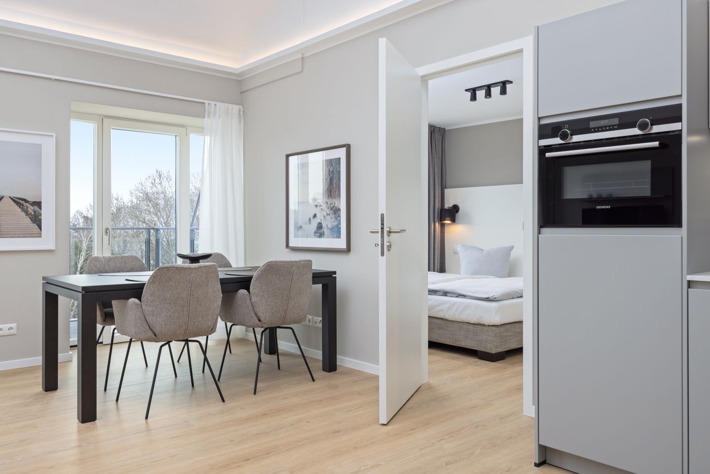 Strandresidenzen Binz-Prora Strandresidenzen Binz-Prora D5.4 Rügen - Wohn-Essbereich mit Couch