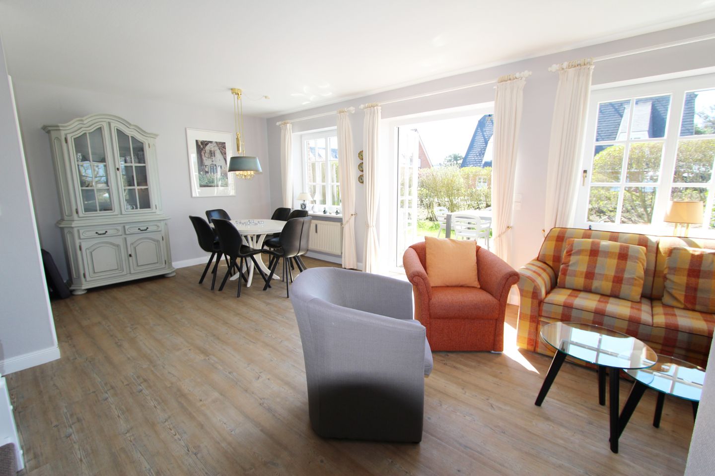 Haus Meeresbrise - Westerstr. 26a, App. 4 Wenningstedt - Wohnzimmer