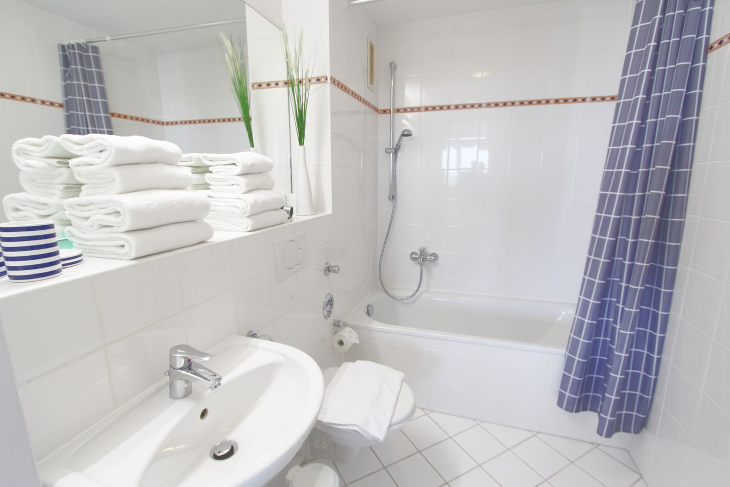 Dünenhof zum Kronprinzen- Seestr. 18, App. 27 Wenningstedt - Badezimmer