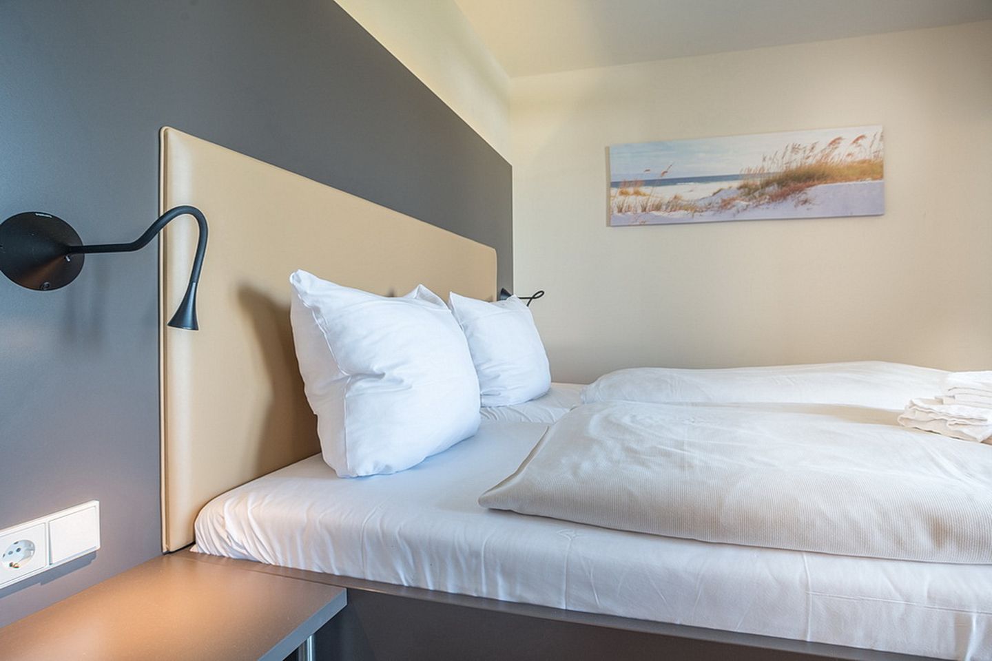 Resort Deichgraf Resort Deichgraf 31-01 Wremen - Schlafzimmer mit Doppelbett