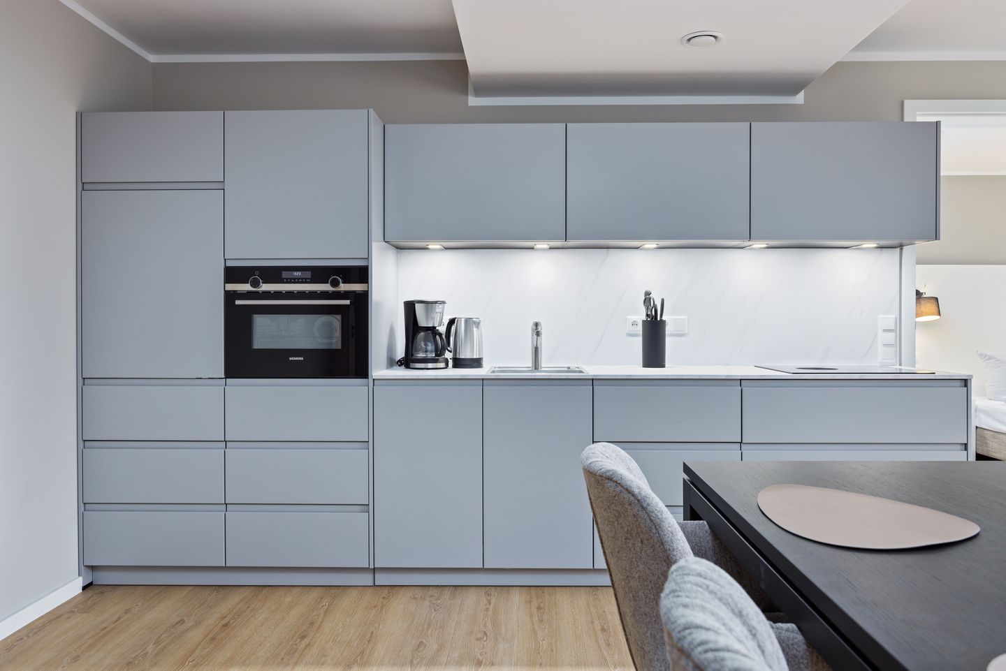 Strandresidenzen Binz-Prora Strandresidenzen Binz-Prora D1.2 Rügen - Küchenzeile mit Backofen