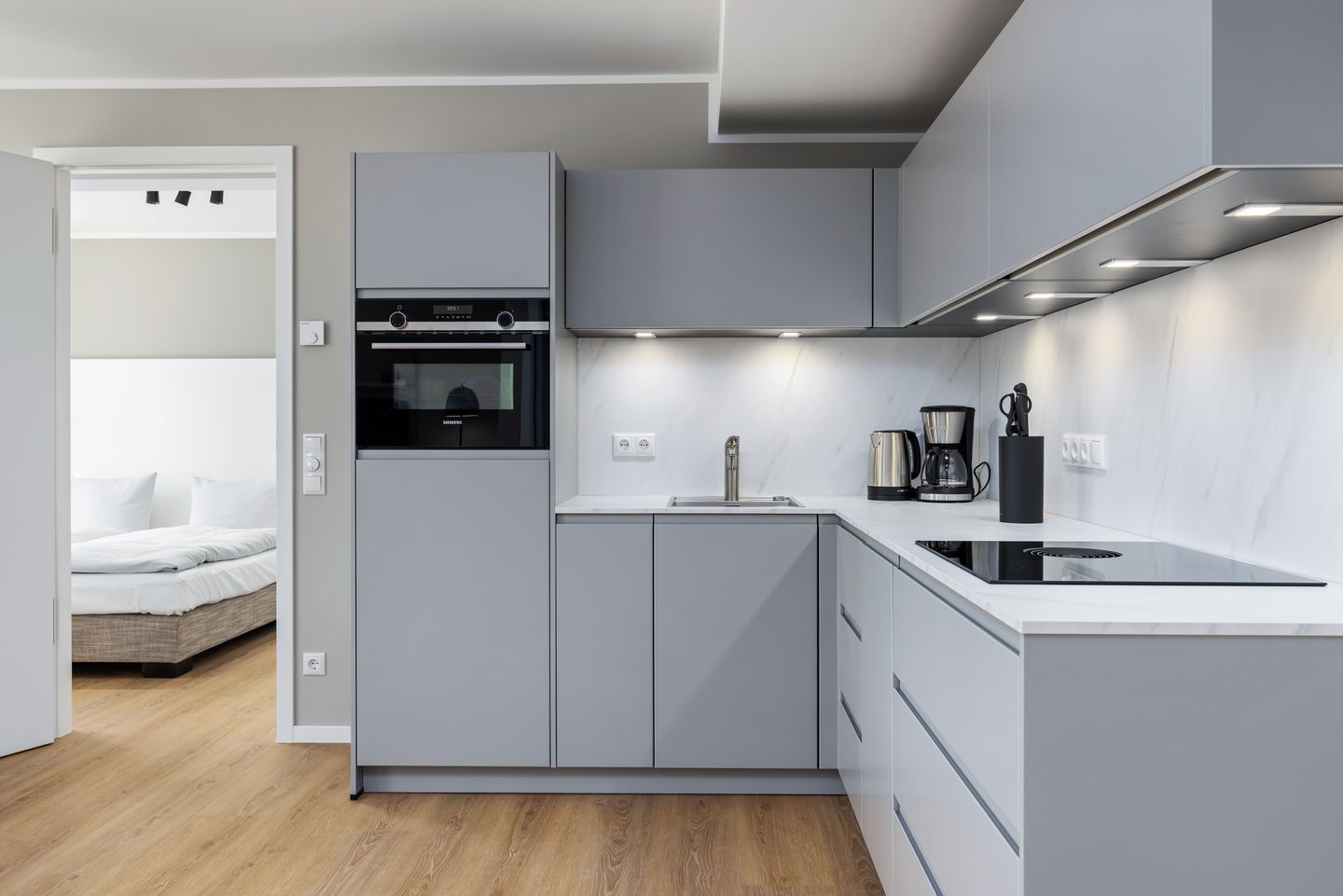 Strandresidenzen Binz-Prora Strandresidenzen Binz-Prora D2.4 Rügen - Wohn-Essbereich mit Küchenzeile