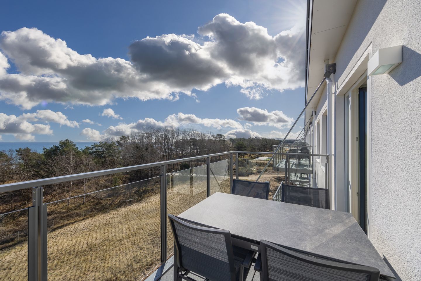 Strandresidenzen Binz-Prora Strandresidenzen Binz-Prora D5.1 Rügen - Balkon mit Gartenmöbeln