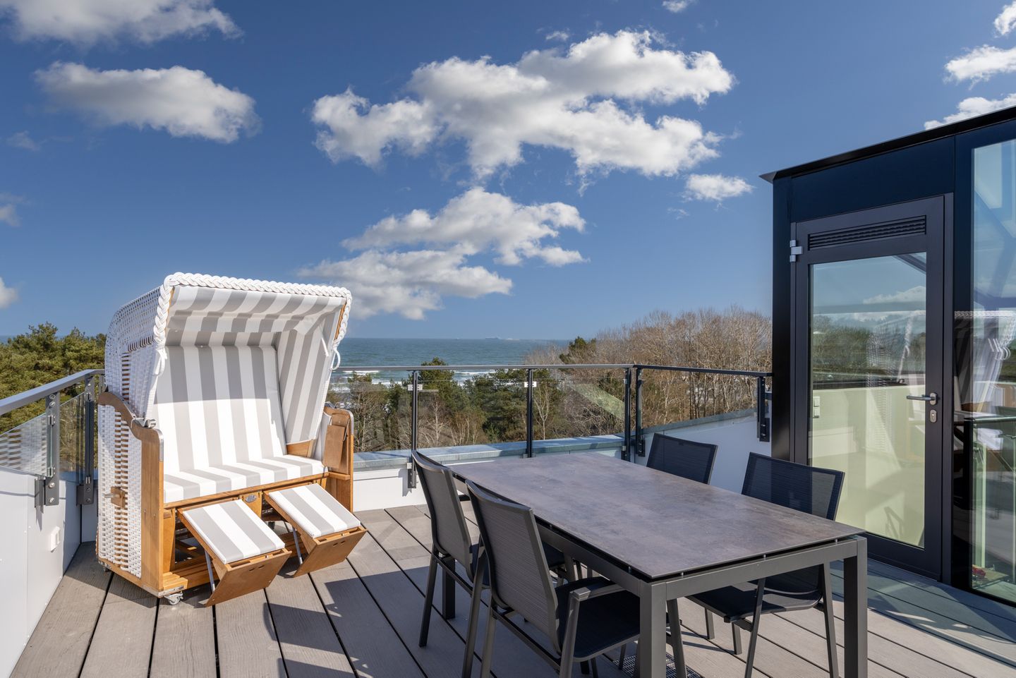 Strandresidenzen Binz-Prora Strandresidenzen Binz-Prora D5.1 Rügen - Dachterrasse mit Gartenmöbeln