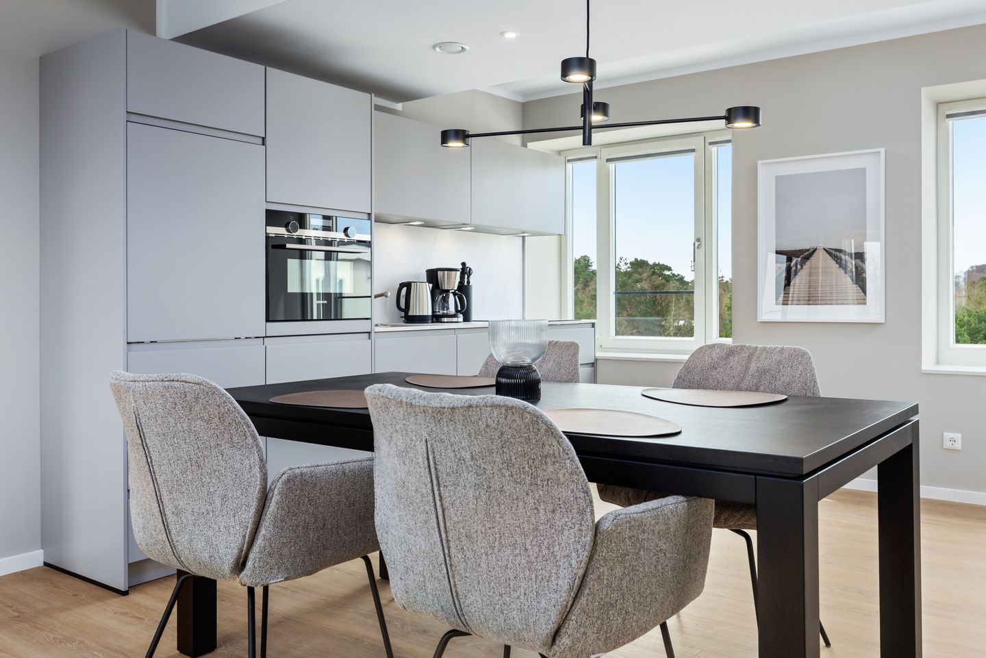 Strandresidenzen Binz-Prora Strandresidenzen Binz-Prora D5.5 Rügen - Wohn-Essbereich mit Couch