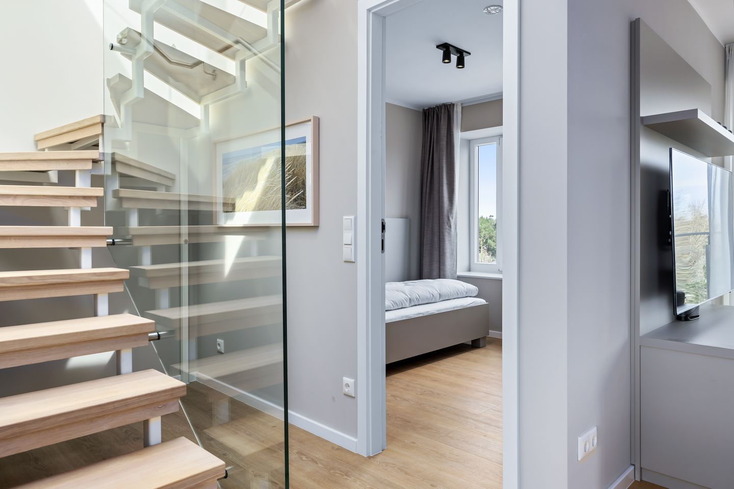 Strandresidenzen Binz-Prora Strandresidenzen Binz-Prora D5.5 Rügen - Flur mit Treppenaufgang