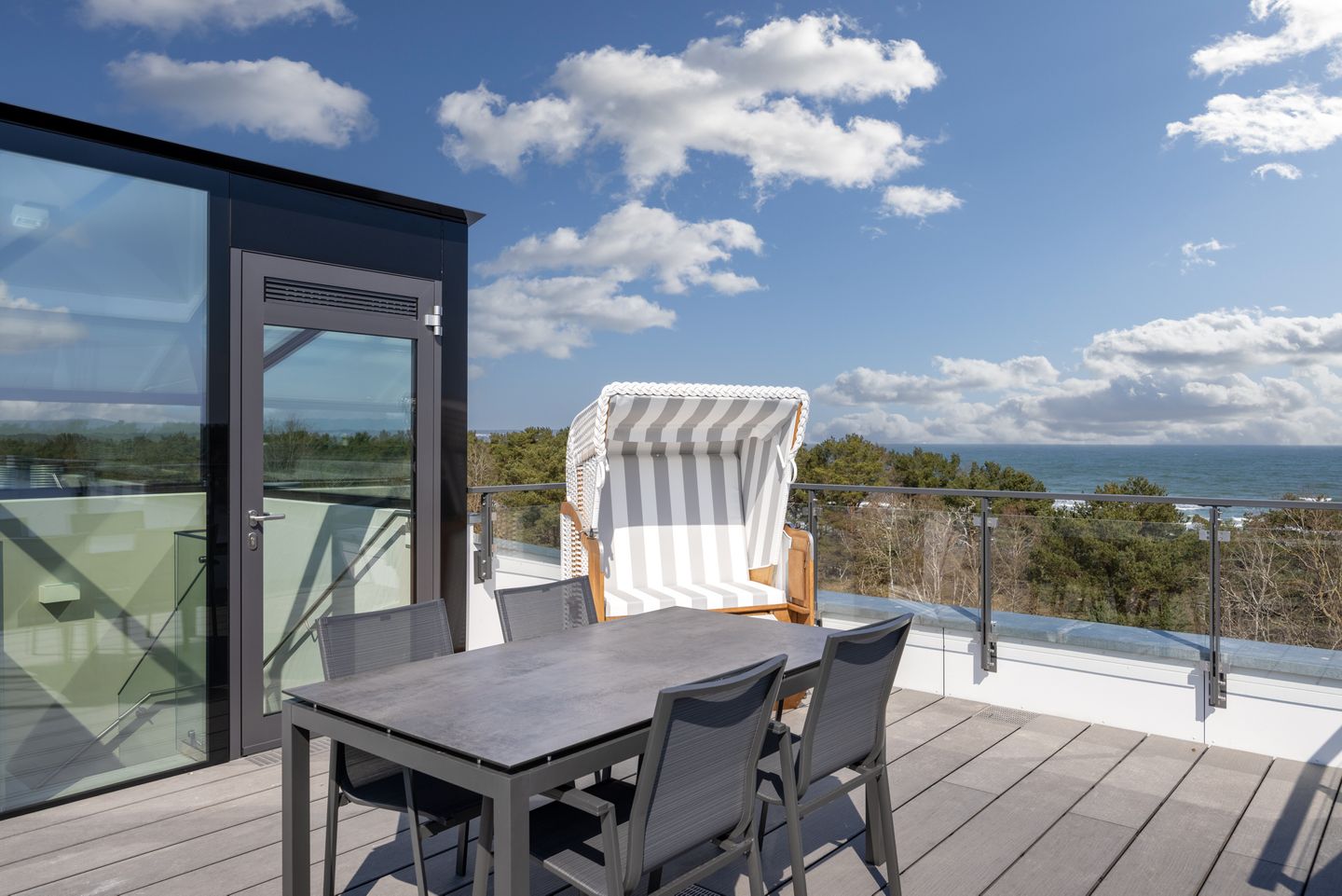 Strandresidenzen Binz-Prora Strandresidenzen Binz-Prora D5.5 Rügen - Dachterrasse mit Strandkorb