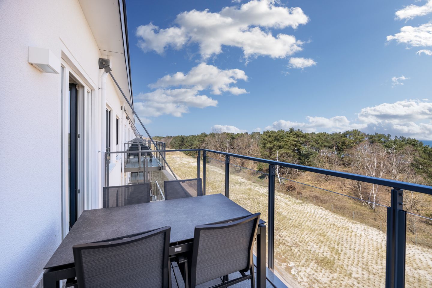 Strandresidenzen Binz-Prora Strandresidenzen Binz-Prora D5.5 Rügen - Balkon mit Gartenmöbeln