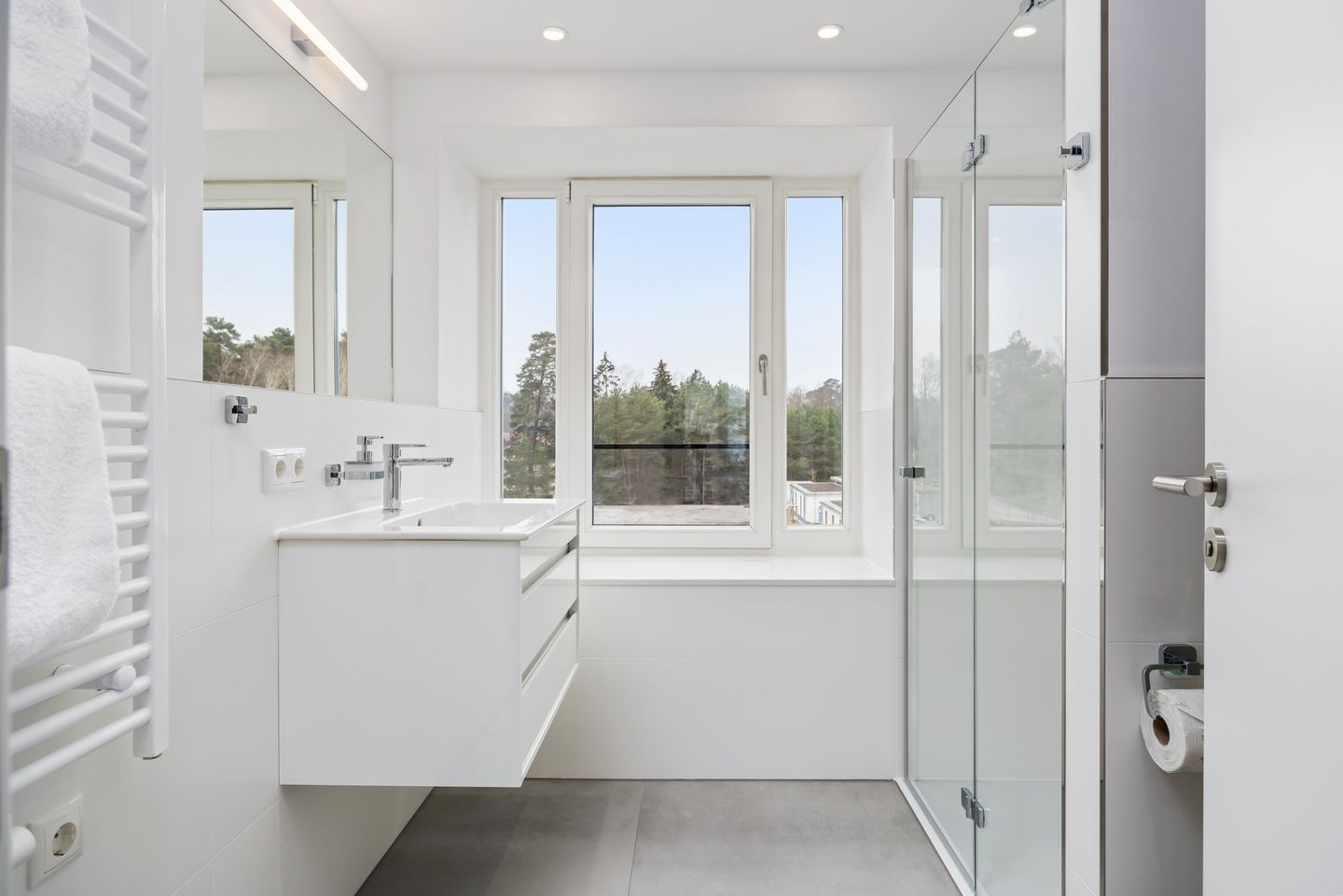 Strandresidenzen Binz-Prora Strandresidenzen Binz-Prora V2.1 Rügen - Wohn-Essbereich mit Couch