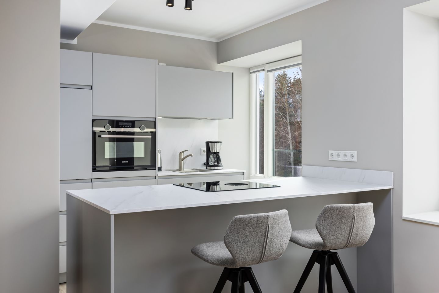 Strandresidenzen Binz-Prora Strandresidenzen Binz-Prora V3.1 Rügen - Küchenzeile mit Backofen