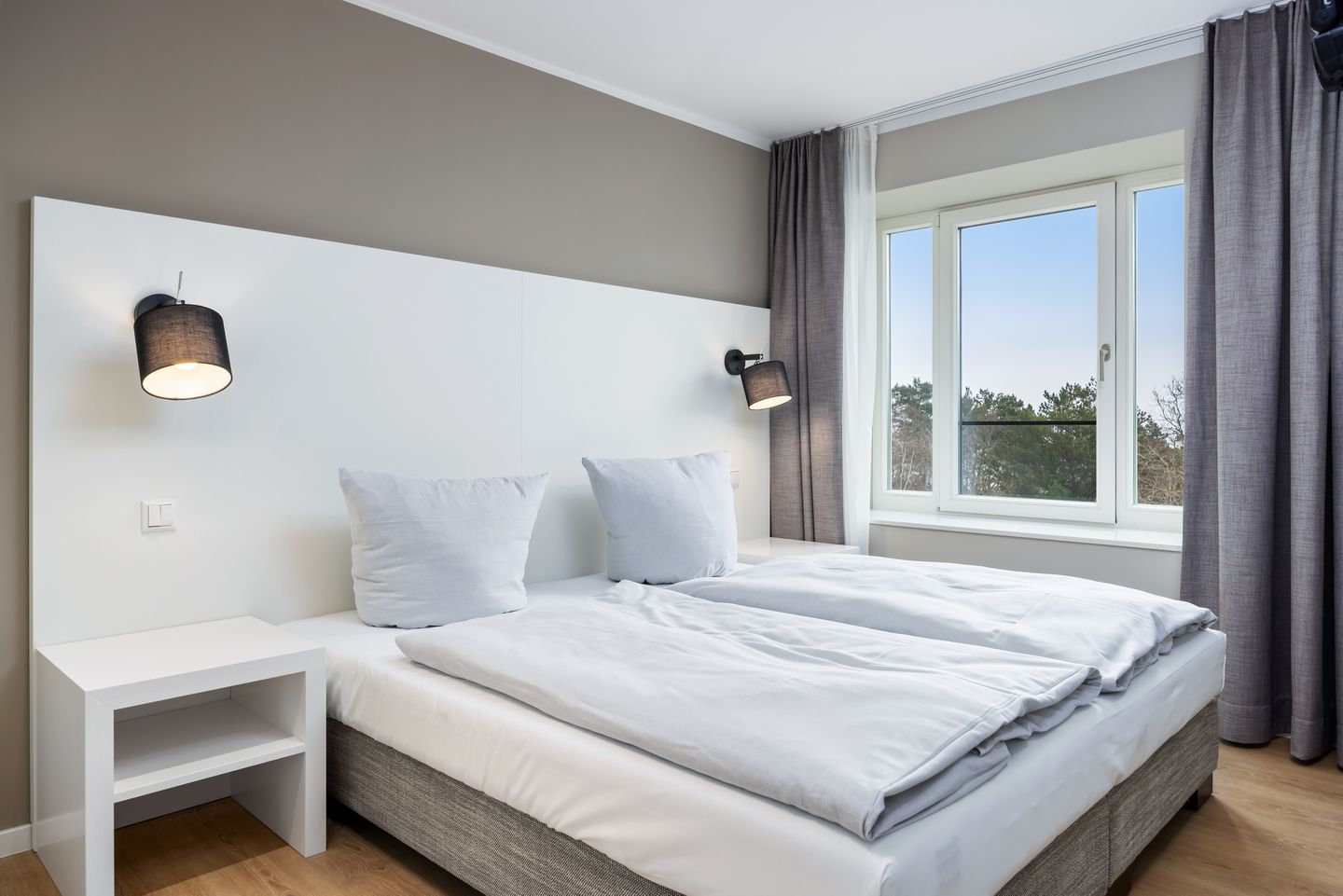 Strandresidenzen Binz-Prora Strandresidenzen Binz-Prora V4.1 Rügen - Schlafzimmer mit Doppelbett