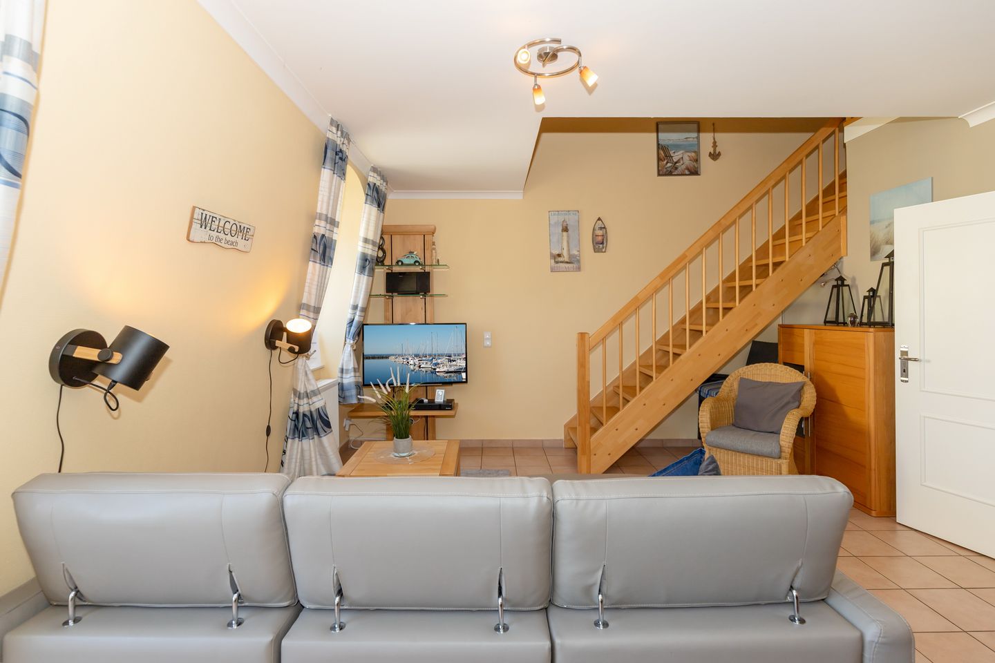 Apartment-Residenz Ostseestrand Apartment-Residenz Ostseestrand 32 Kühlungsborn - Wohn-Essbereich mit Couch