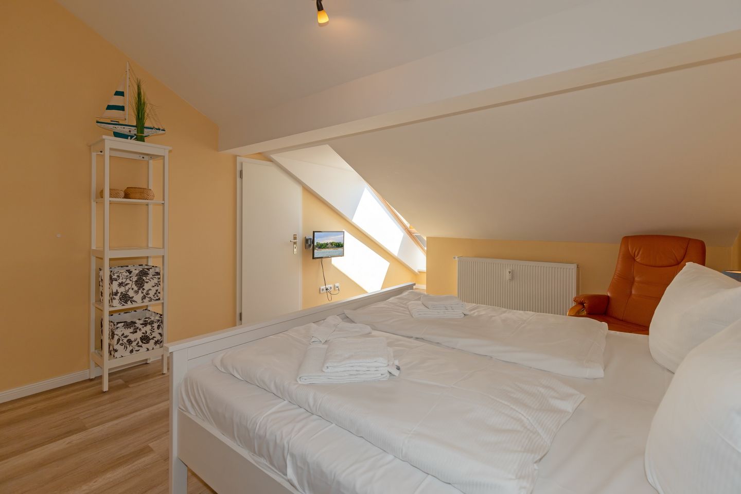 Apartment-Residenz Ostseestrand Apartment-Residenz Ostseestrand 32 Kühlungsborn - Schlafzimmer mit Doppelbett