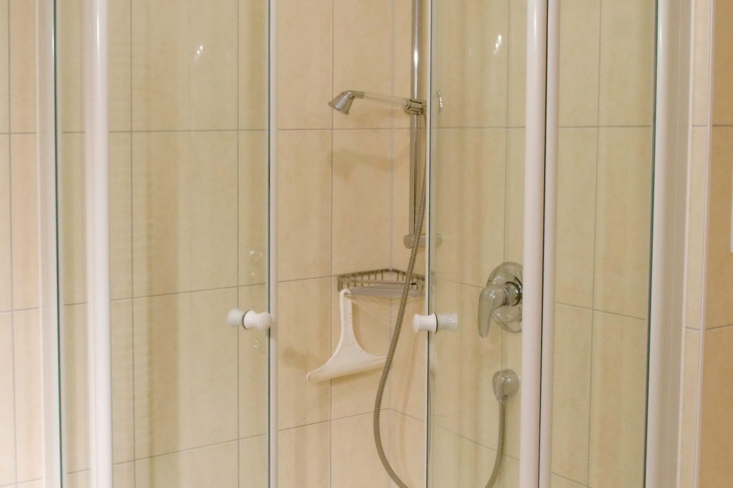 Dünenschloss Dünenschloss 2-09 Kühlungsborn - Badezimmer mit Dusche