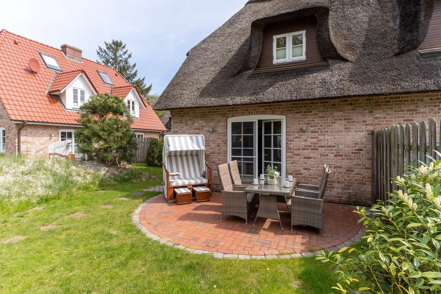 Reetdachhaus Dünengras SPO Reetdachhaus Dünengras SPO SPO Dorf - 