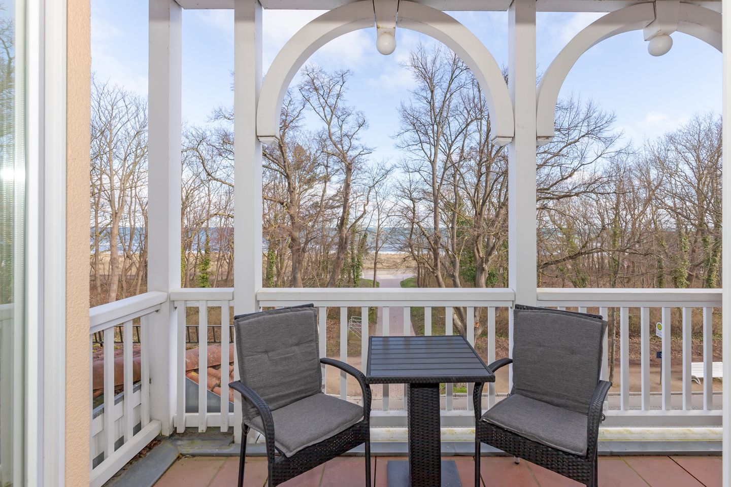 Dünenschloss Dünenschloss 1-26 Kühlungsborn - Balkon mit Gartenmöbeln