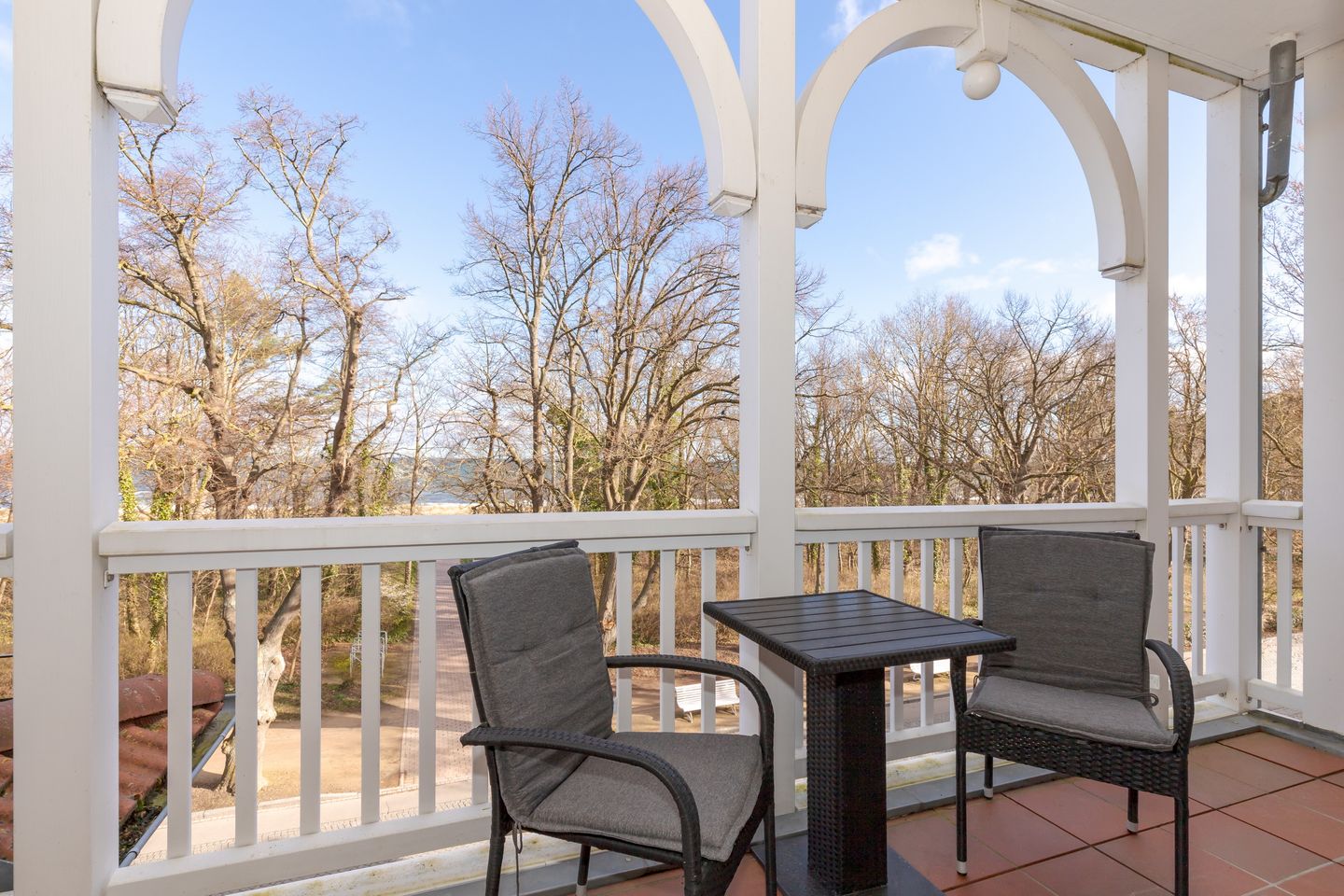 Dünenschloss Dünenschloss 1-26 Kühlungsborn - Balkon mit Gartenmöbeln