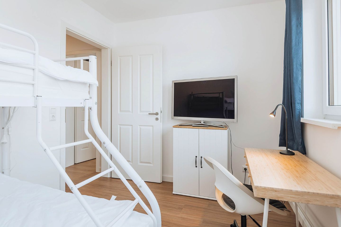  Zur Oie 27 "Westwind" (links) Fischland-Darss-Zingst - 