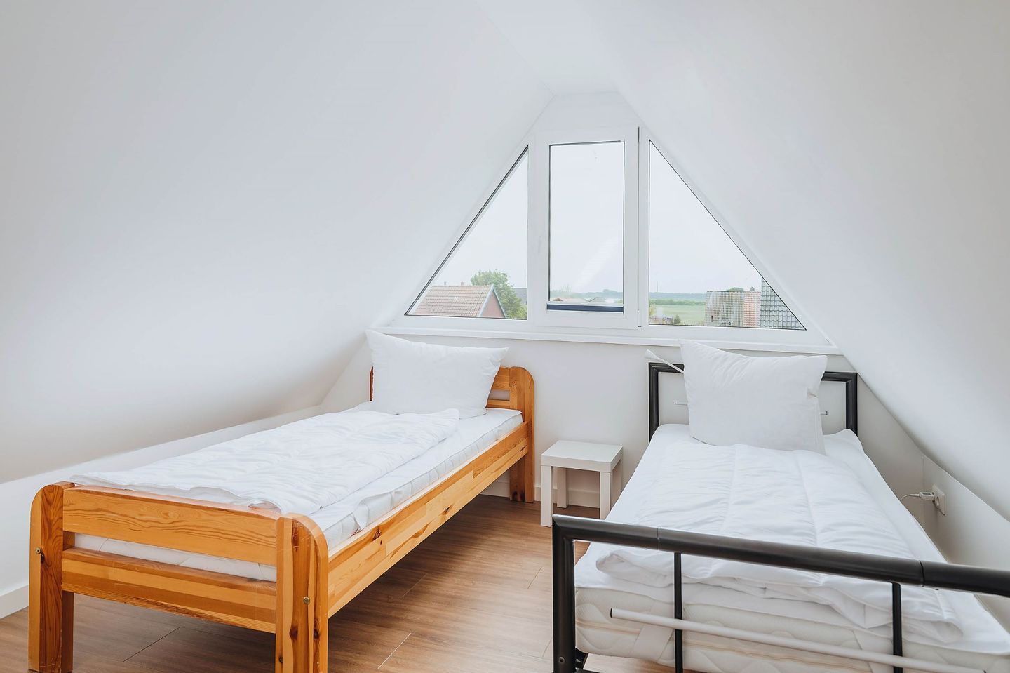  Zur Oie 27 "Westwind" (links) Fischland-Darss-Zingst - 