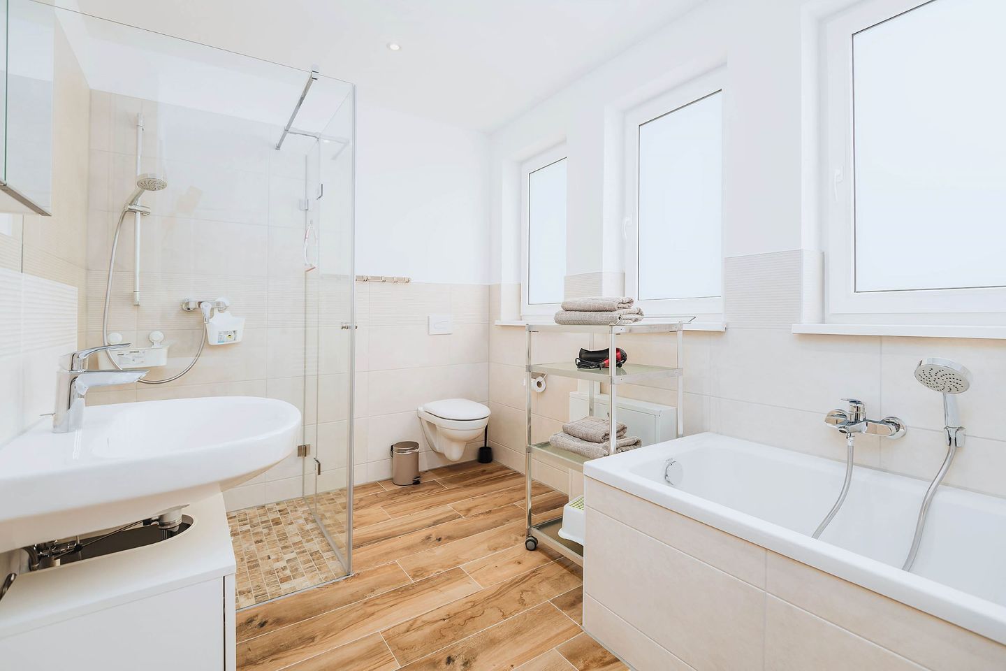  Zur Oie 27 "Westwind" (links) Fischland-Darss-Zingst - 