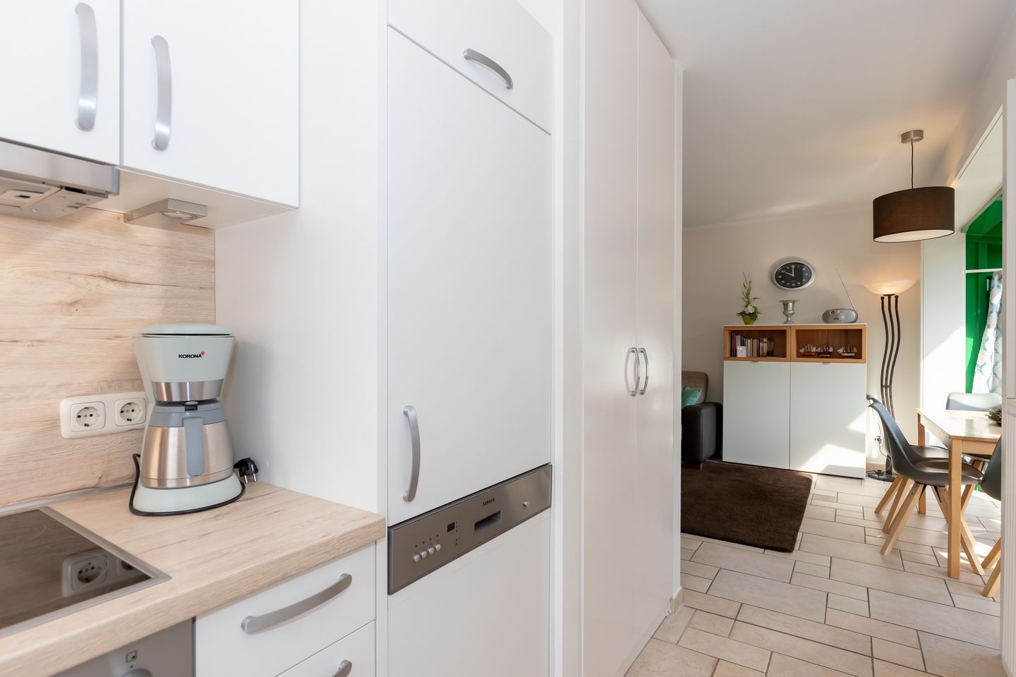 Ostseeallee 32b Ostseeallee 32b 1-1 Kühlungsborn - Küche mit Backofen und Geschirrspüler