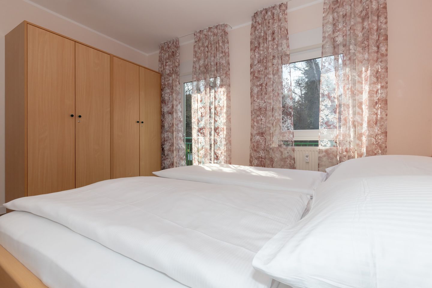 Ostseeallee 32b Ostseeallee 32b 1-1 Kühlungsborn - Schlafzimmer mit Doppelbett