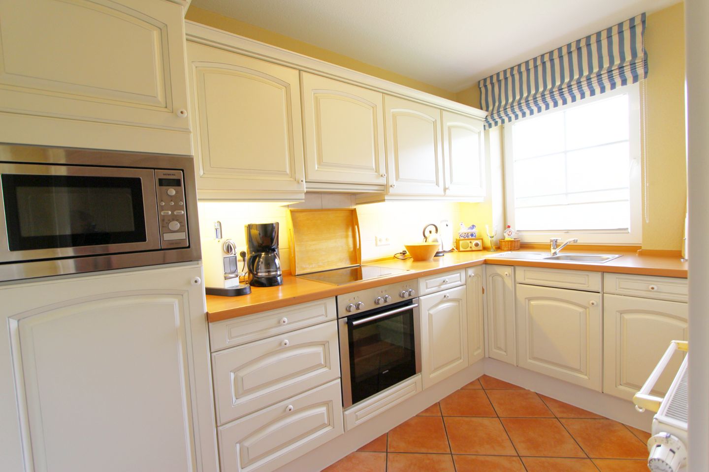 Haus Albatros - Westerlandstr. 21 B Wenningstedt - Küche / Küchenzeile