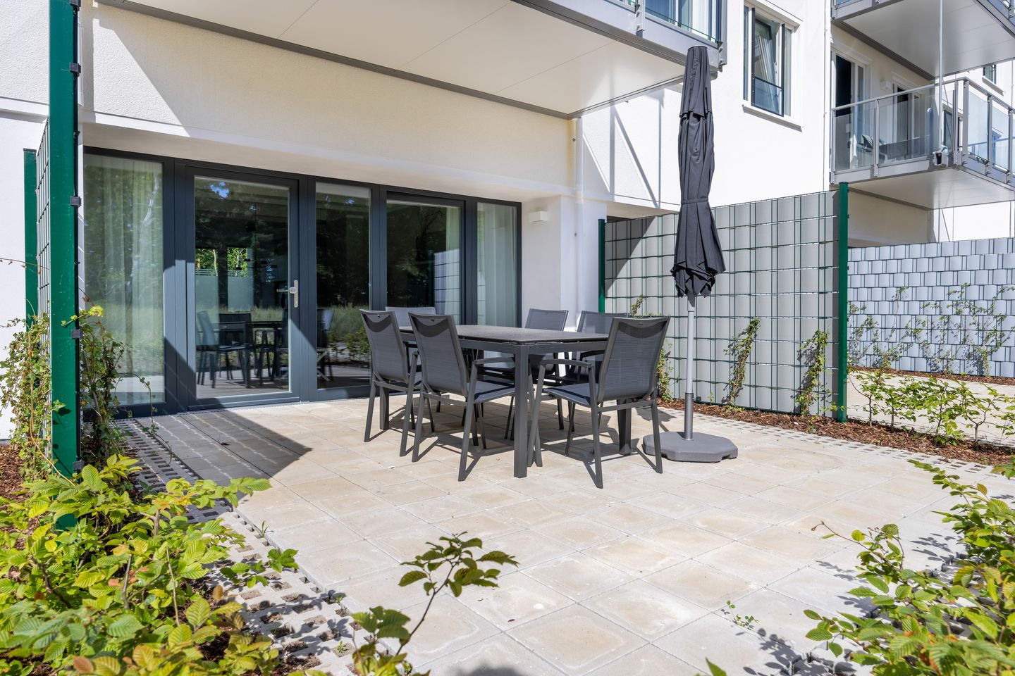 Strandresidenzen Binz-Prora Strandresidenzen Binz-Prora D0.1 Rügen - Terrasse mit Gartenmöbeln