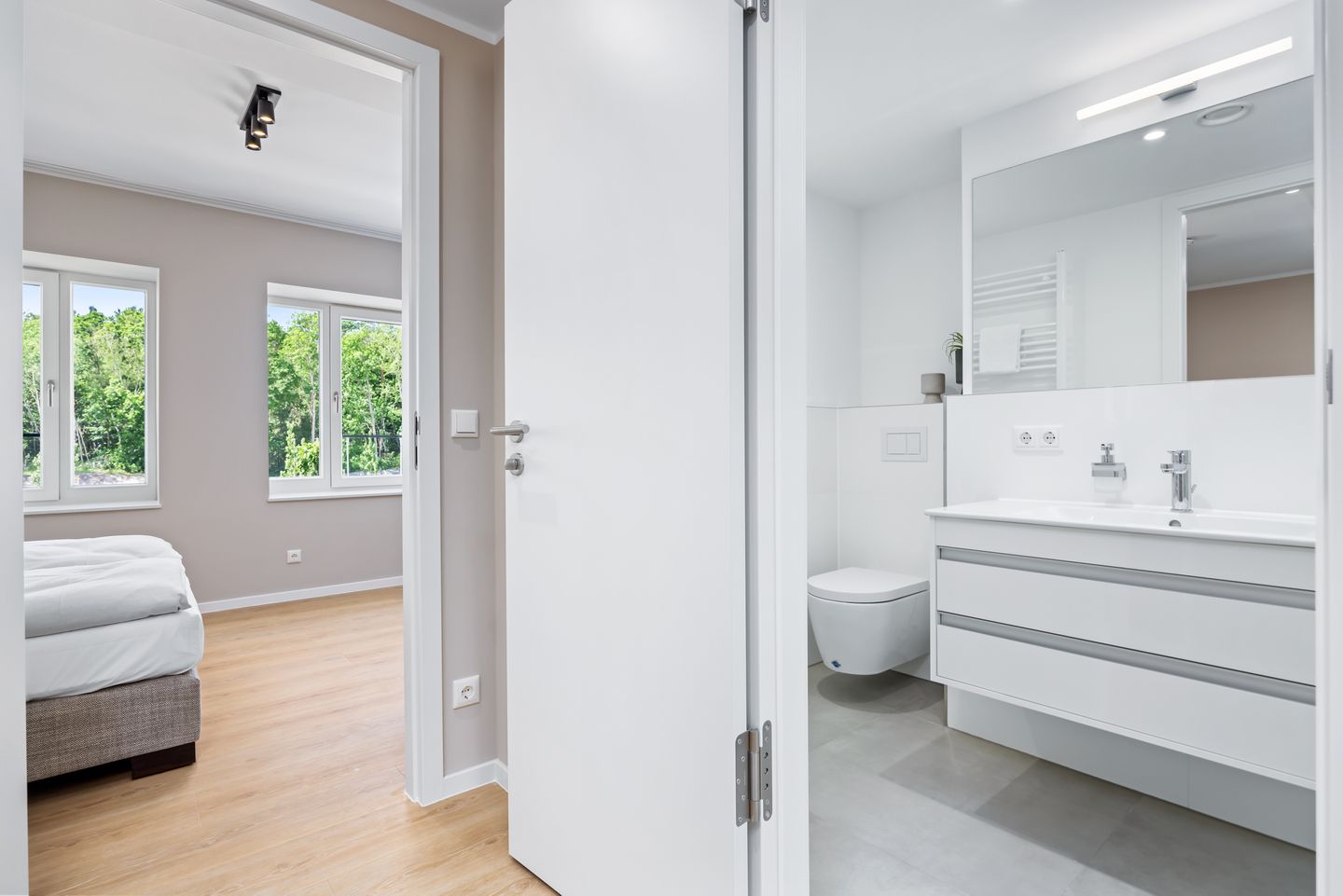 Strandresidenzen Binz-Prora Strandresidenzen Binz-Prora D0.2 Rügen - Flur mit Zugang zum Schlafzimmer und Badezimmer