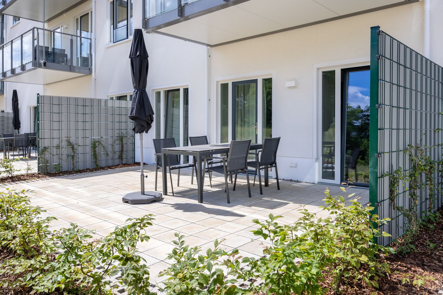 Strandresidenzen Binz-Prora Strandresidenzen Binz-Prora D0.3 Rügen - Terrasse mit Gartenmöbeln