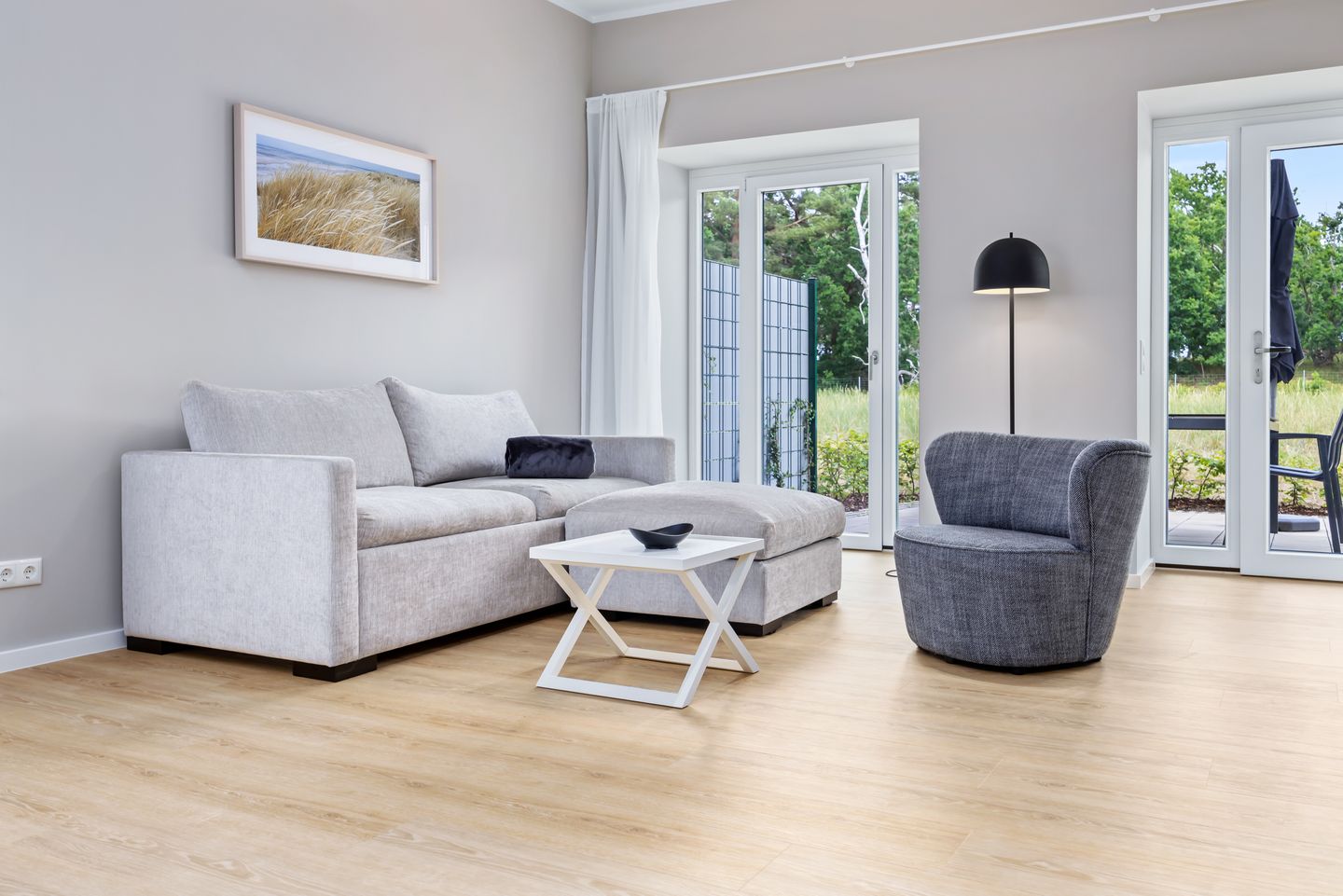 Strandresidenzen Binz-Prora Strandresidenzen Binz-Prora D0.3 Rügen - Wohn-Essbereich mit Couch