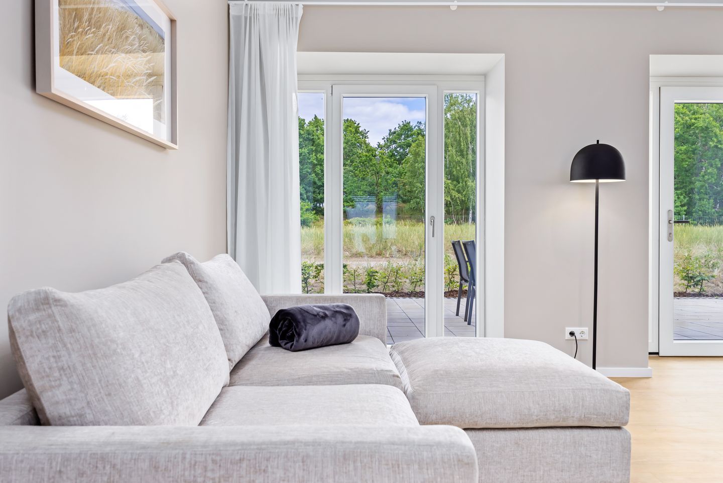 Strandresidenzen Binz-Prora Strandresidenzen Binz-Prora D0.3 Rügen - Wohn-Essbereich mit Couch