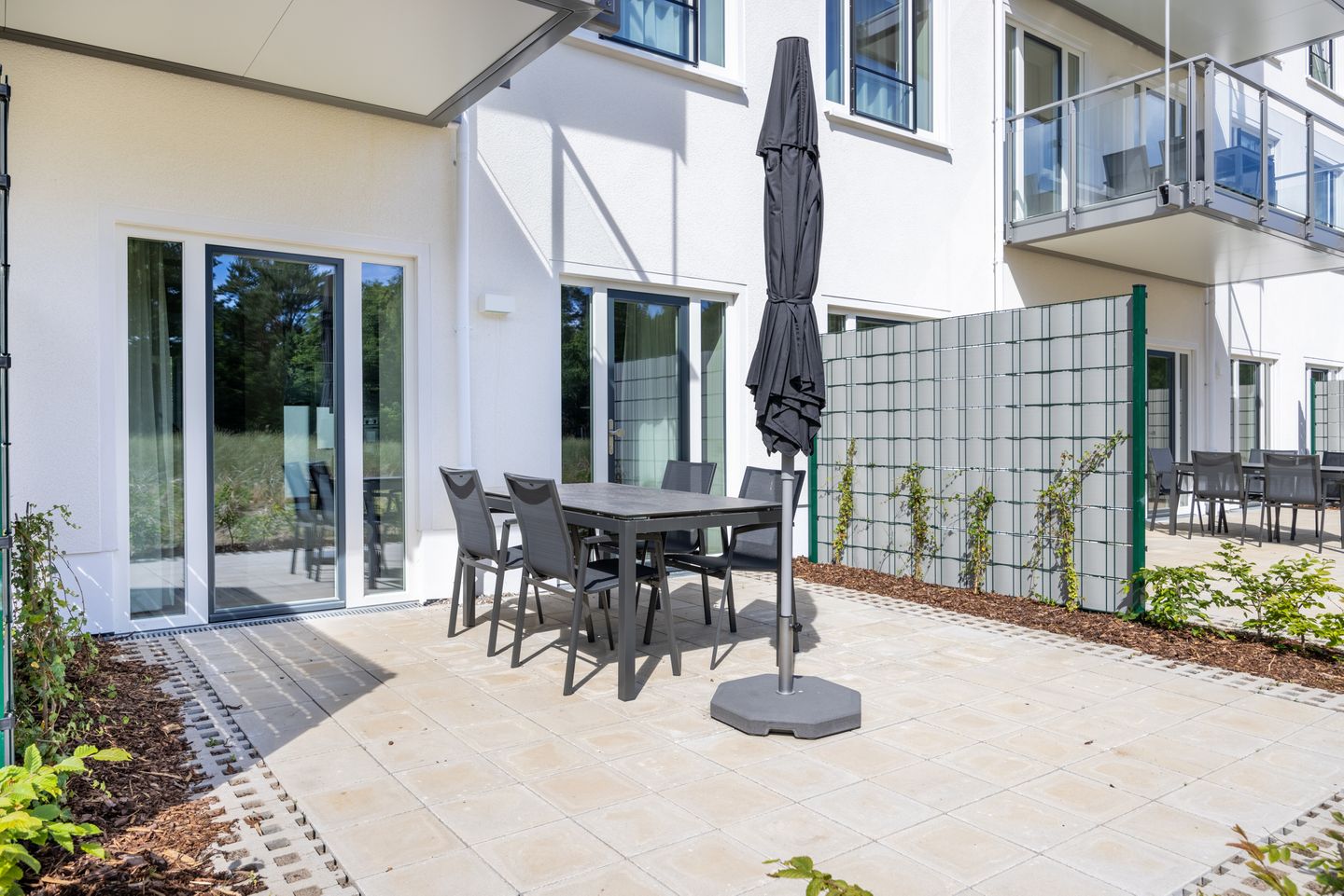 Strandresidenzen Binz-Prora Strandresidenzen Binz-Prora D0.4 Rügen - Terrasse mit Gartenmöbeln