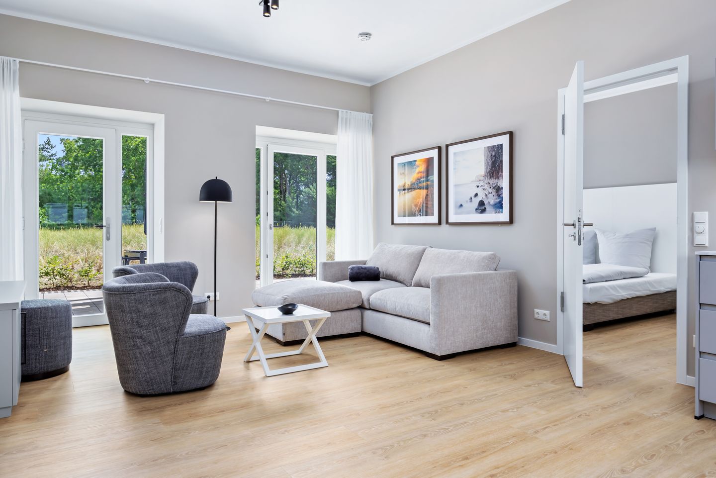 Strandresidenzen Binz-Prora Strandresidenzen Binz-Prora D0.5 Rügen - Wohn-Essbereich mit Couch