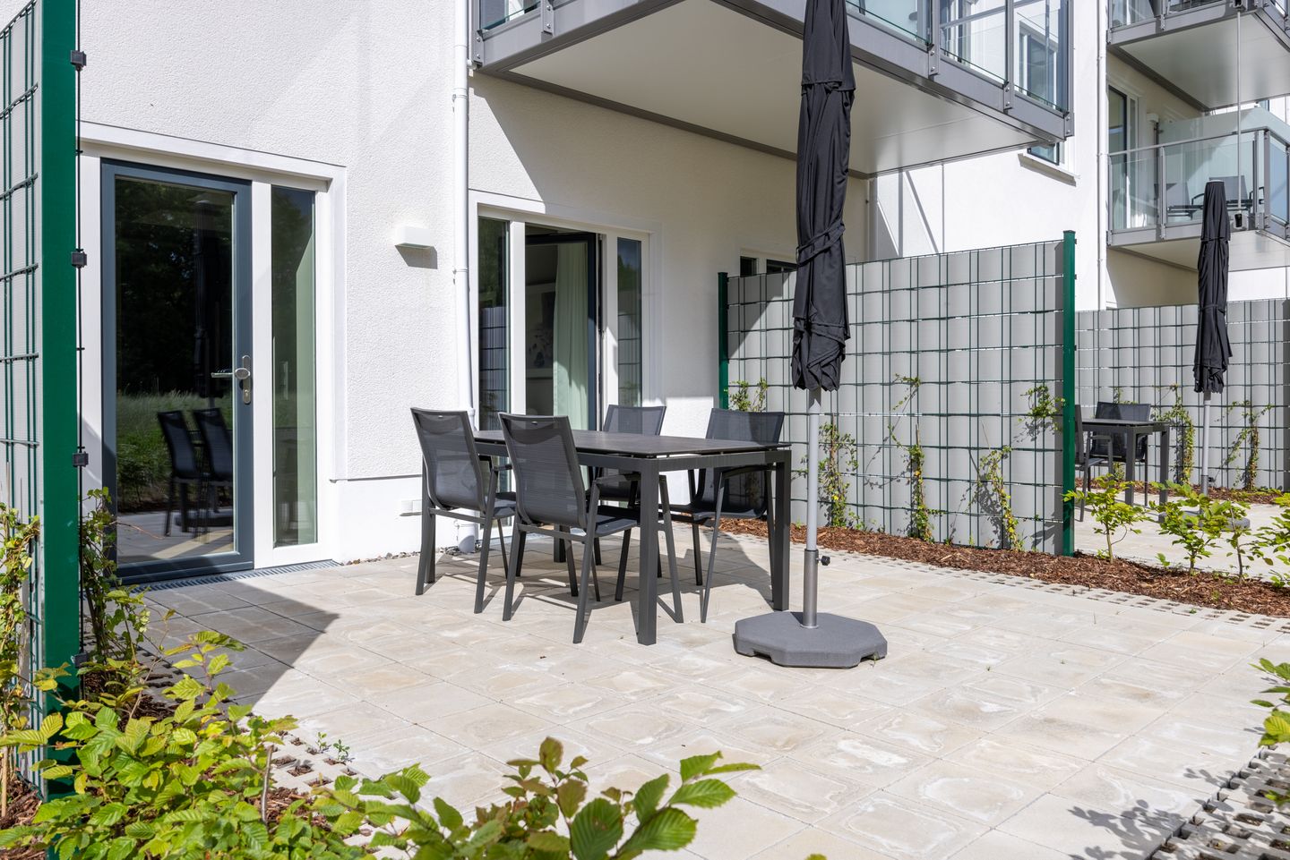 Strandresidenzen Binz-Prora Strandresidenzen Binz-Prora V0.2 Rügen - Terrasse mit Gartenmöbeln