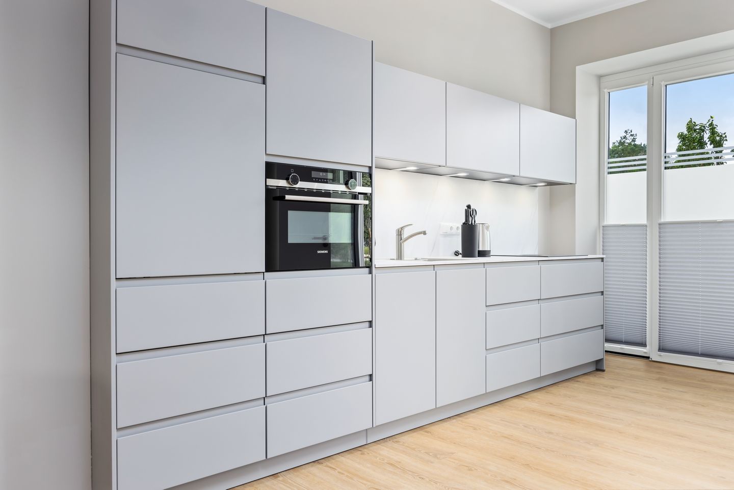 Strandresidenzen Binz-Prora Strandresidenzen Binz-Prora V0.2 Rügen - Wohn-Essbereich mit Küchenzeile