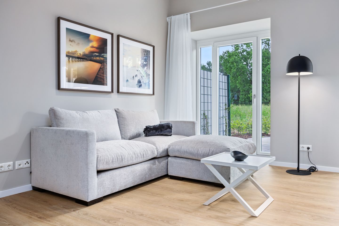 Strandresidenzen Binz-Prora Strandresidenzen Binz-Prora V0.2 Rügen - Wohn-Essbereich mit Couch