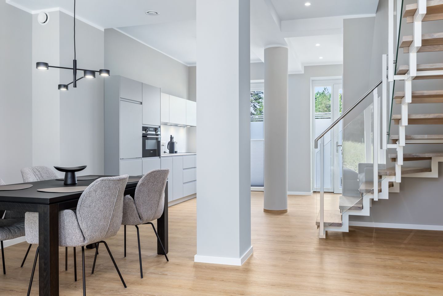 Strandresidenzen Binz-Prora Strandresidenzen Binz-Prora V0.2 Rügen - Wohn-Essbereich mit Couch