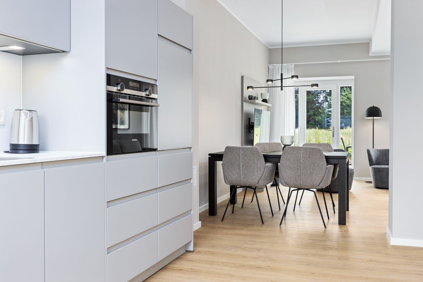 Strandresidenzen Binz-Prora Strandresidenzen Binz-Prora V0.3 Rügen - Wohn-Essbereich mit Küchenzeile