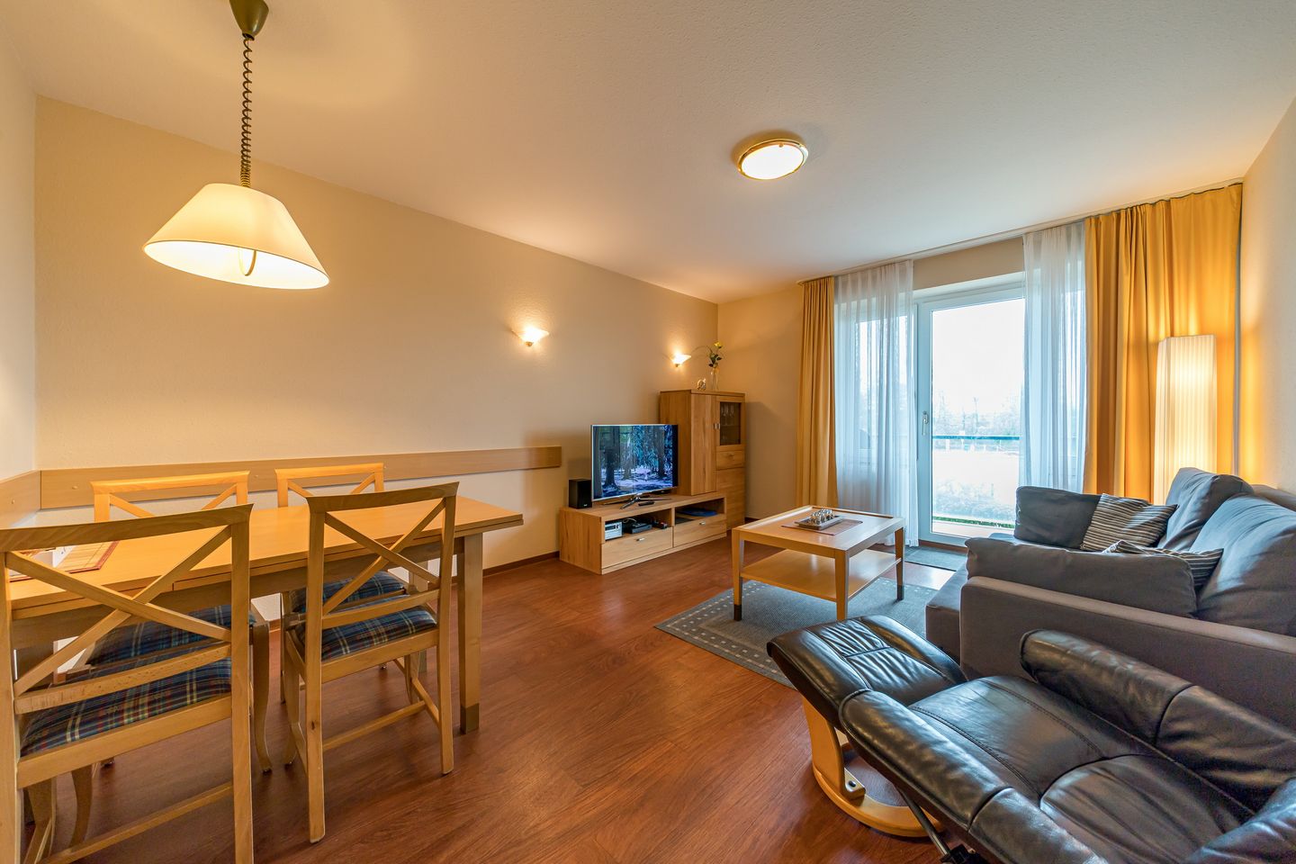 Hus Inselkieker Hus Inselkieker 108 Schillig - Wohn-Essbereich mit TV